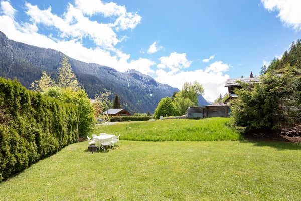 Chalet chaleureux de 5 pièces avec garage intégré et grand jardin 19