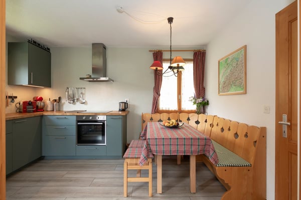Chalet chaleureux de 5 pièces avec garage intégré et grand jardin 13