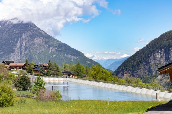 Chalet chaleureux de 5 pièces avec garage intégré et grand jardin 20