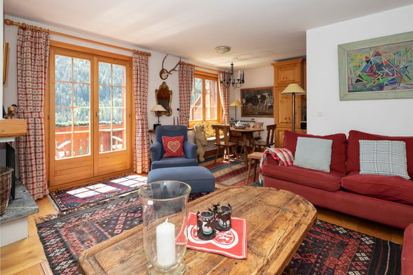 Duplex 5 pièces  dans un endroit très calme et offrant une vue magnifique sur les montagnes. 1