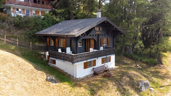 Chalet ski-in-ski-out mit zwei Privatparkplätze