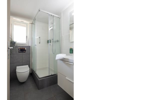 Renoviertes und bezugsfertiges Chalet mit Sauna und der Option zum Kauf einer eigenen Privatgarage 29