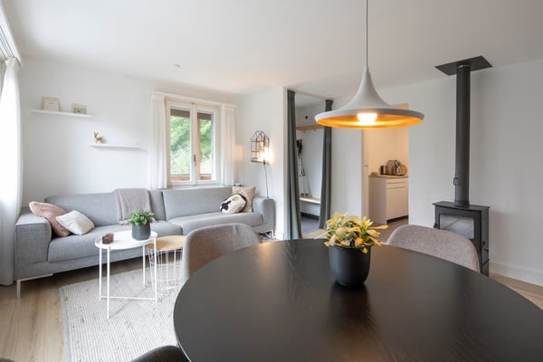 Renoviertes und bezugsfertiges Chalet mit Sauna und der Option zum Kauf einer eigenen Privatgarage 7