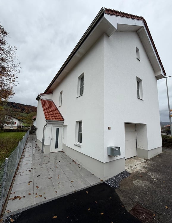 Wohnung mit 2,5 Zimmern renoviert in Haute-Sorne 6