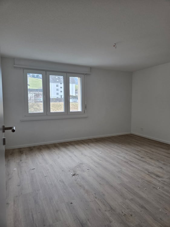 Appartement 1.5 pièces rénové avec balcon et belle vue à Sonceboz-Sombeval 6