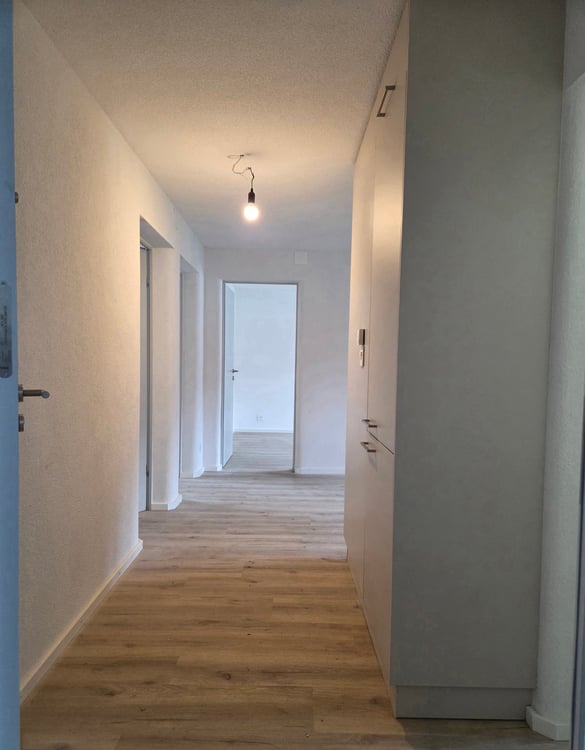 Appartement 1.5 pièces rénové avec balcon et belle vue à Sonceboz-Sombeval 4