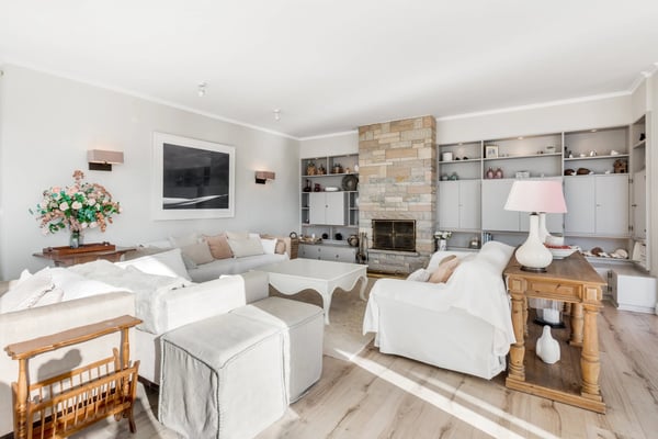 A Breathtaking Haven with Pool and Panoramic Views 13