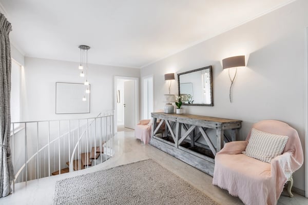 A Breathtaking Haven with Pool and Panoramic Views 5