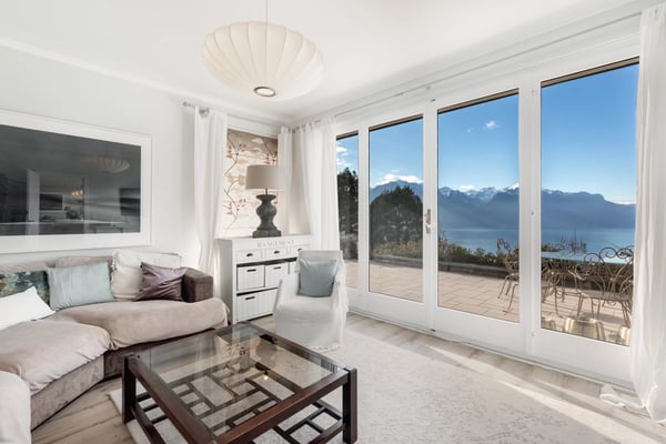 A Breathtaking Haven with Pool and Panoramic Views 4