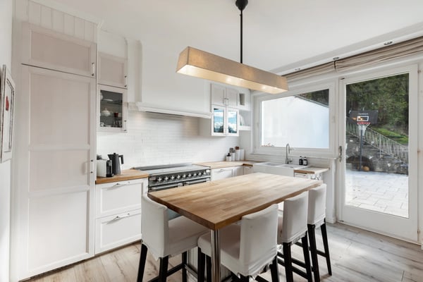 A Breathtaking Haven with Pool and Panoramic Views 11