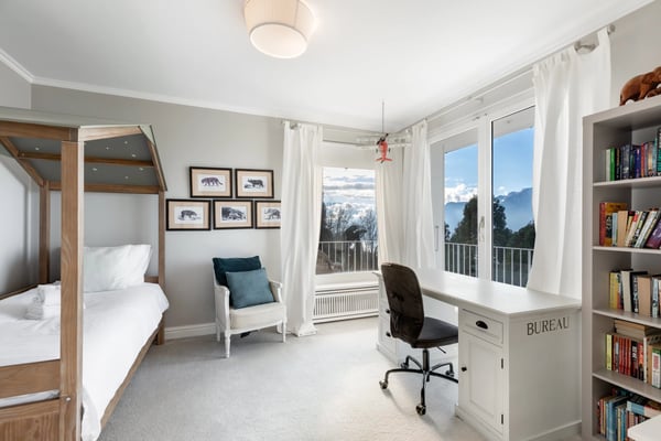 A Breathtaking Haven with Pool and Panoramic Views 10