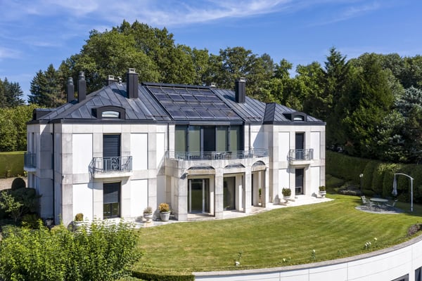 A Jewel of Elegance and Exclusivity Adjacent to the Lausanne Golf Course. 13