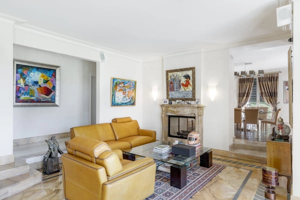 A Jewel of Elegance and Exclusivity Adjacent to the Lausanne Golf Course. 5