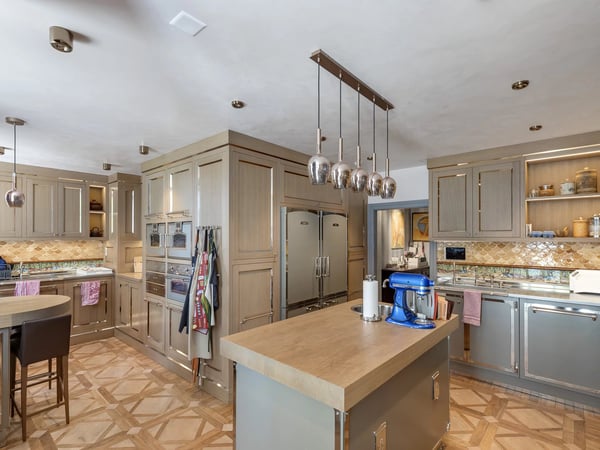 Splendid, fully renovated manor house 8