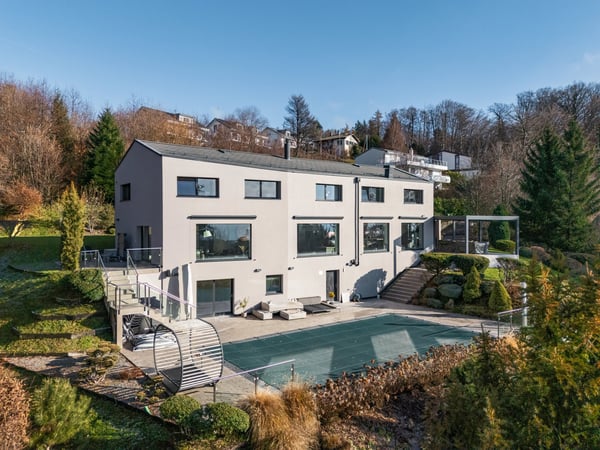 Modern property with swimming pool and unobstructed lake views 2