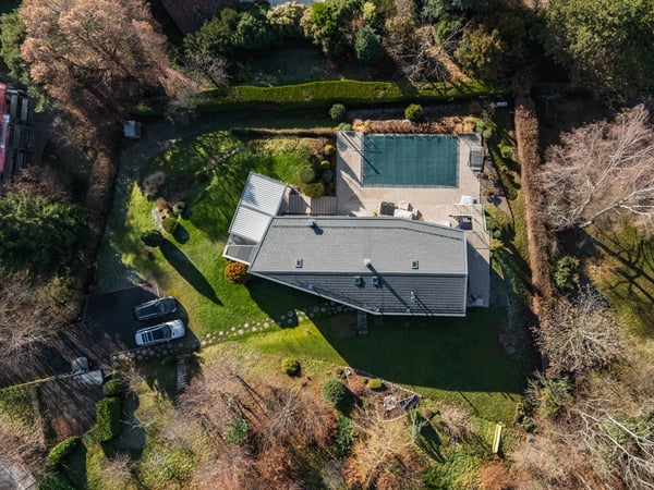 Modern property with swimming pool and unobstructed lake views 13