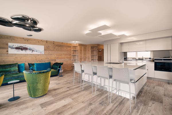 Elegant High-End 4.5-Room Apartment with Terrace, Private Garden and Panoramic Alpine Views 2