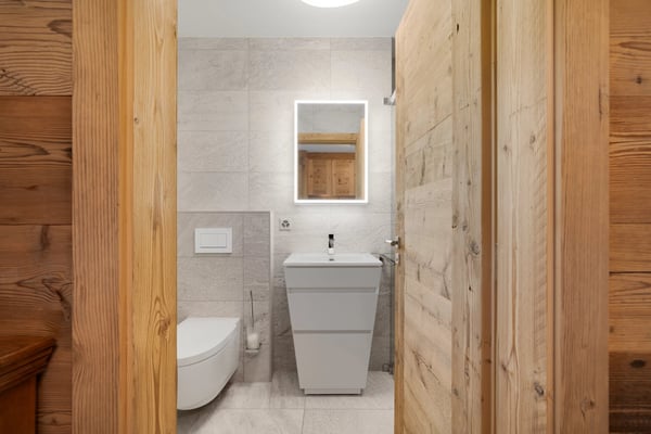 Elegant High-End 4.5-Room Apartment with Terrace, Private Garden and Panoramic Alpine Views 5