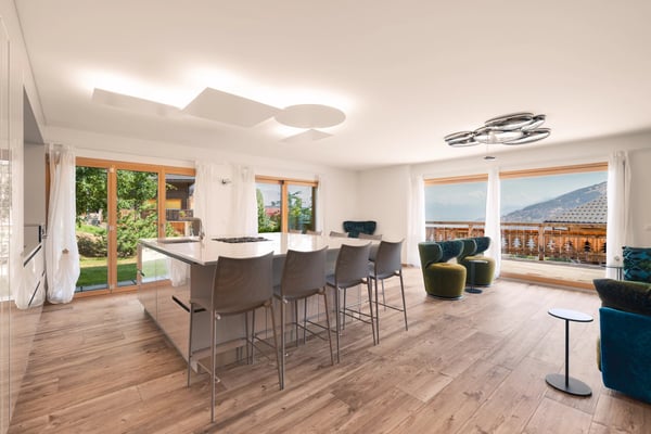 Elegant High-End 4.5-Room Apartment with Terrace, Private Garden and Panoramic Alpine Views 3