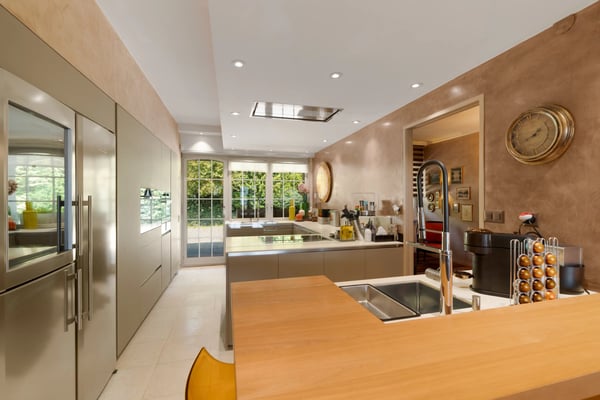 Exceptional Semi-Detached Villa with Panoramic Views of Lake Geneva and the Alps in Vevey 6