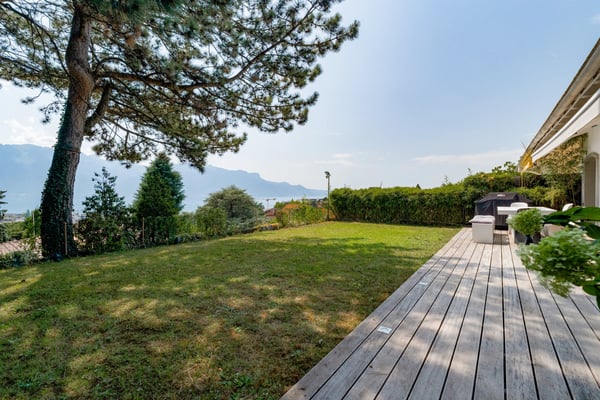 Exceptional Semi-Detached Villa with Panoramic Views of Lake Geneva and the Alps in Vevey 13