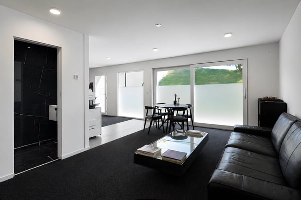 45 m² Office Space with Private Garden and Parking, Close to the Lake 1