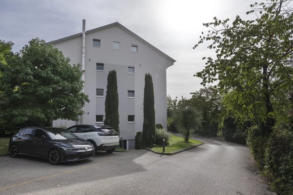 Appartement de 1.5 pièces occupant un étage complet à Saint-Sulpice 13