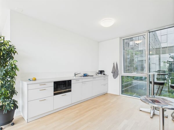 Heller Büroraum an bester Lage mit Küche und Bad 7