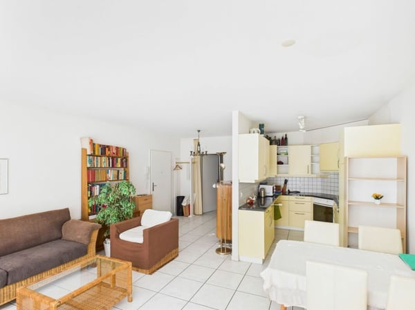 Möblierte 1.5-Zimmer-Wohnung mit Balkon in Basel 2