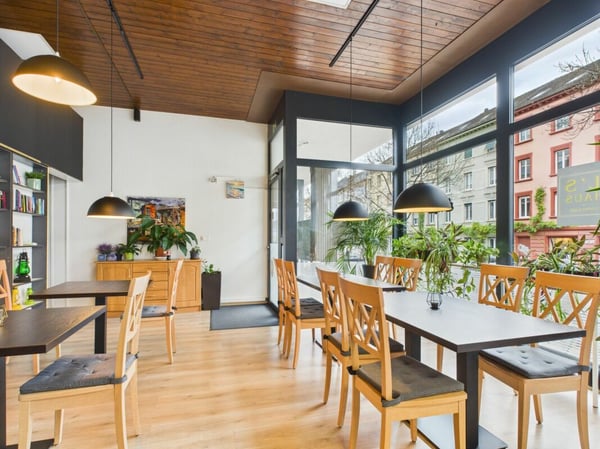 Attraktives Gewerbelokal in Toplage direkt am Rhein 2