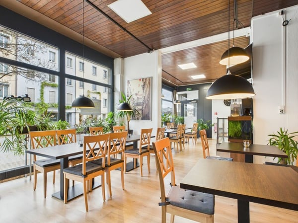 Attraktives Gewerbelokal in Toplage direkt am Rhein 1