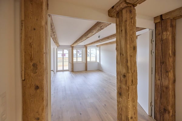 Charmante 1.5-Zimmer-Maisonette-Wohnung in einzigartiger historischer Mühle 9