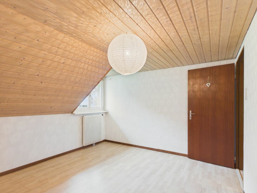 Spacious 5-room apartment in a quiet location in Ederswiler