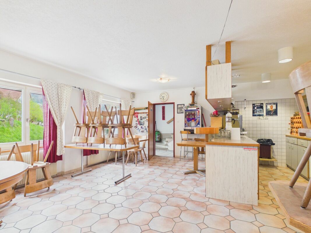 Spacious restaurant in Ederswiler for rent
