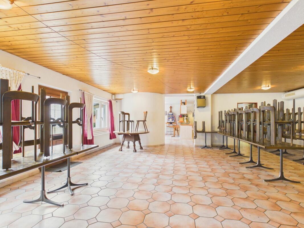 Spacious restaurant in Ederswiler for rent
