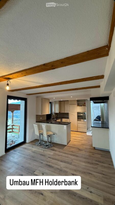Ottima Opportunità! Casa Multifamiliare Completamente Ristrutturata con Riserva di Terreno Edificabile