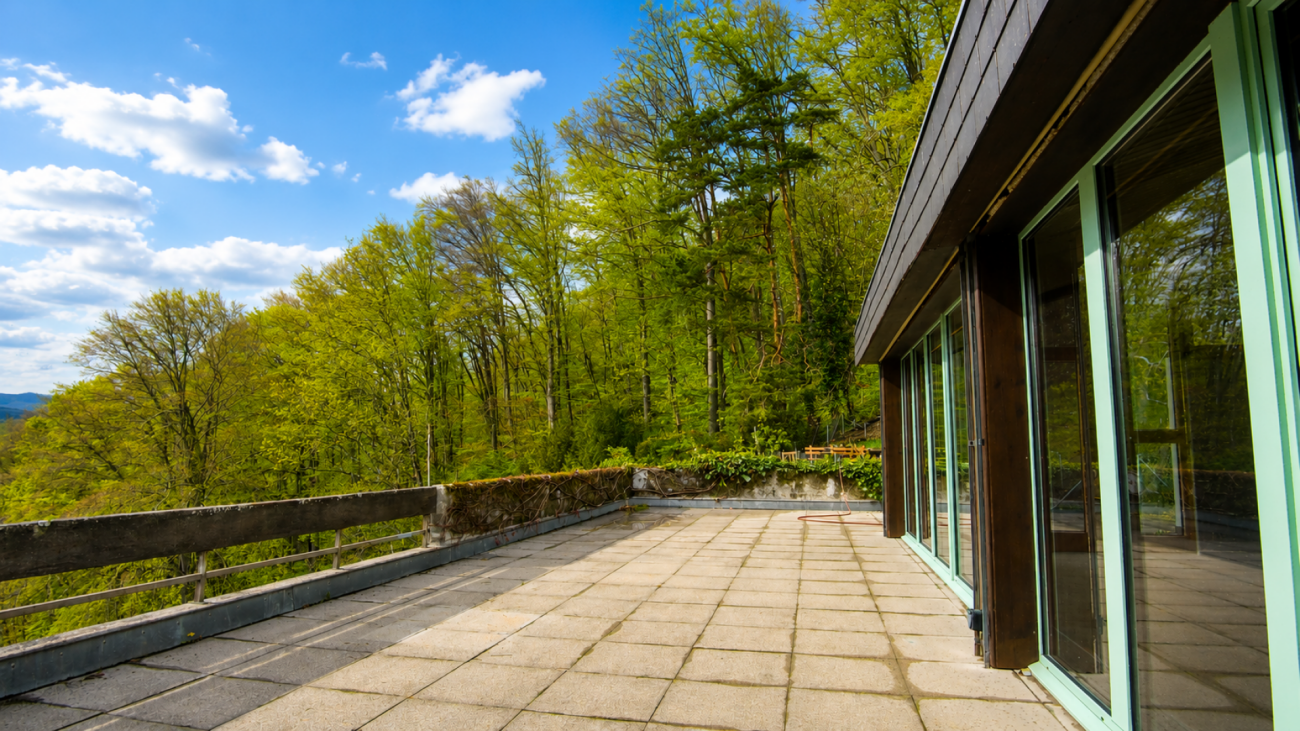 Reserviert! Traumhafte Aussicht, ruhige Lage und 6000m2 Land