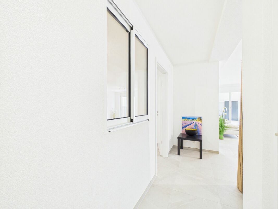 Appartement Spacieux et Calme avec Balcon à Alle