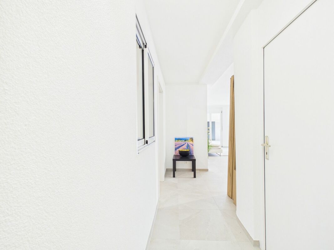 Appartement Spacieux et Calme avec Balcon à Alle