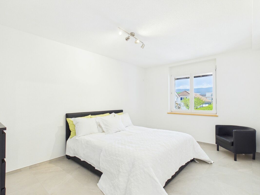Appartement Spacieux et Calme avec Balcon à Alle