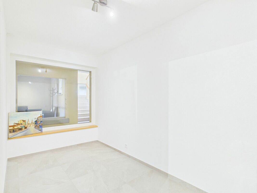 Appartement Spacieux et Calme avec Balcon à Alle