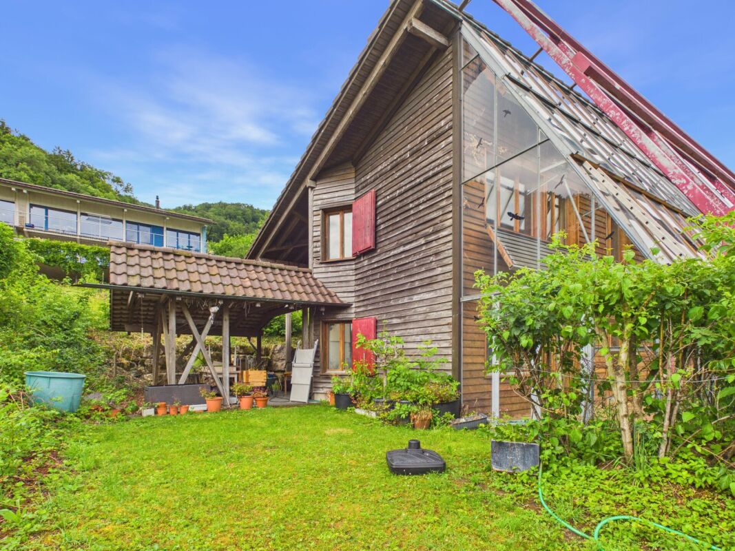Mehrgenerationenhaus mit viel Umschwung und wunderschönem Ausblick