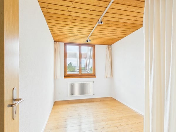 Mehrgenerationenhaus mit viel Umschwung und wunderschönem Ausblick 9
