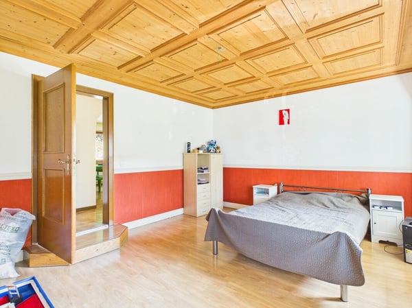Grosses Bauernhaus mit viel Potential 4