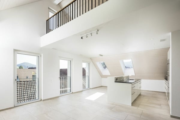Traumhafte 3.5 Zimmer-Wohnung mit Galerie und Balkon 1