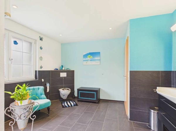 Grosszügig und hell mit Blick ins Grüne 14
