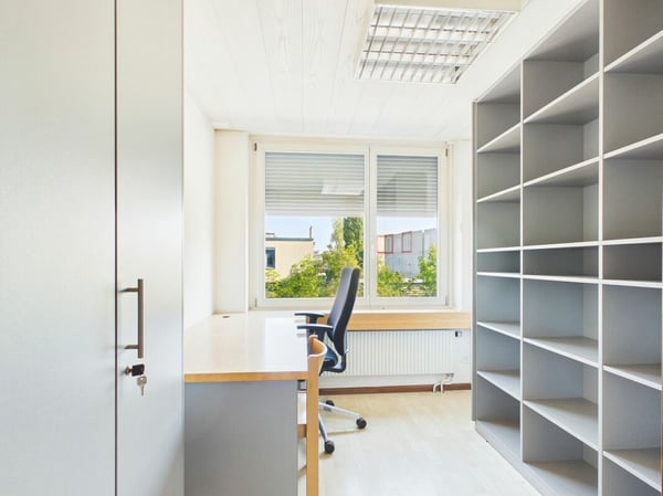 Attraktive Gewerbefläche mit Büro und Lager 4