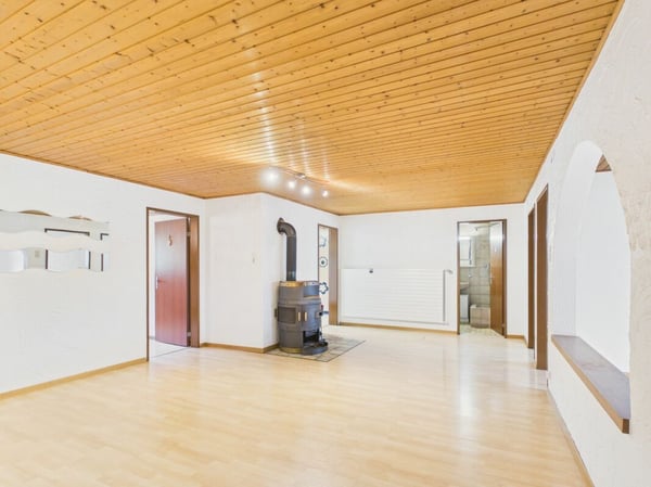 Grosszügige 5-Zimmer-Wohnung an Ruhiger Lage in Ederswiler