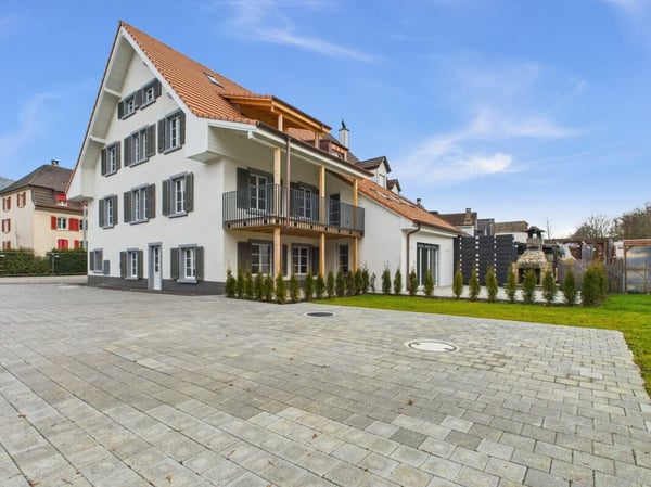 Sehr grosszügige Maisonette-Wohnung