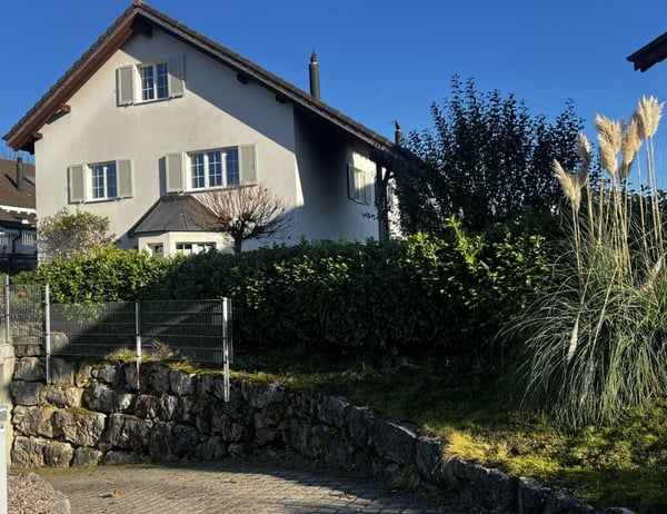 Grosszügiges Familienhaus mit Garten und unverbaubarer Aussicht in Magden 7